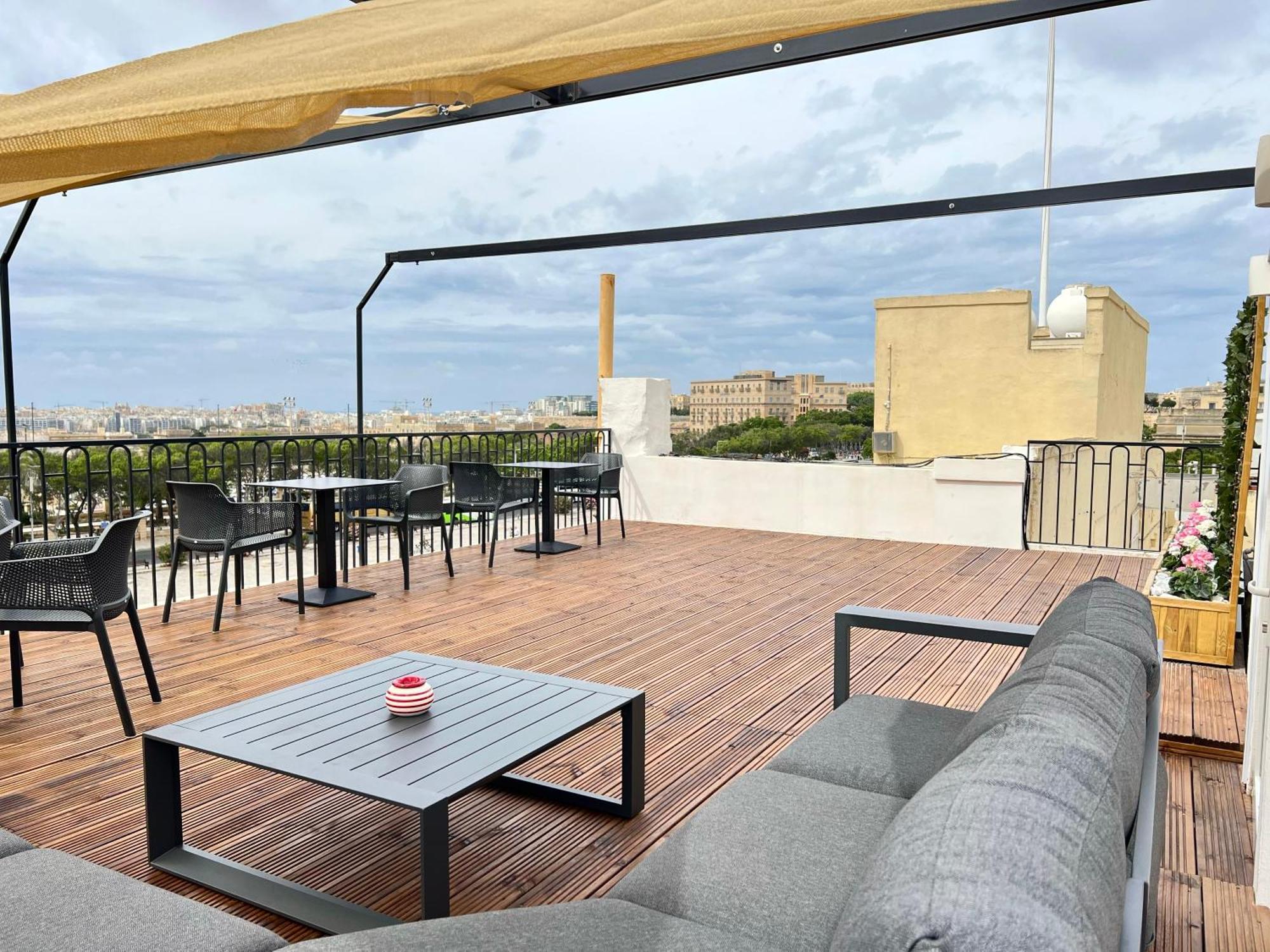 Florette Suite Designer Finish With Stunning Lounge Terrace By Arcobnb Floriana Esterno foto
